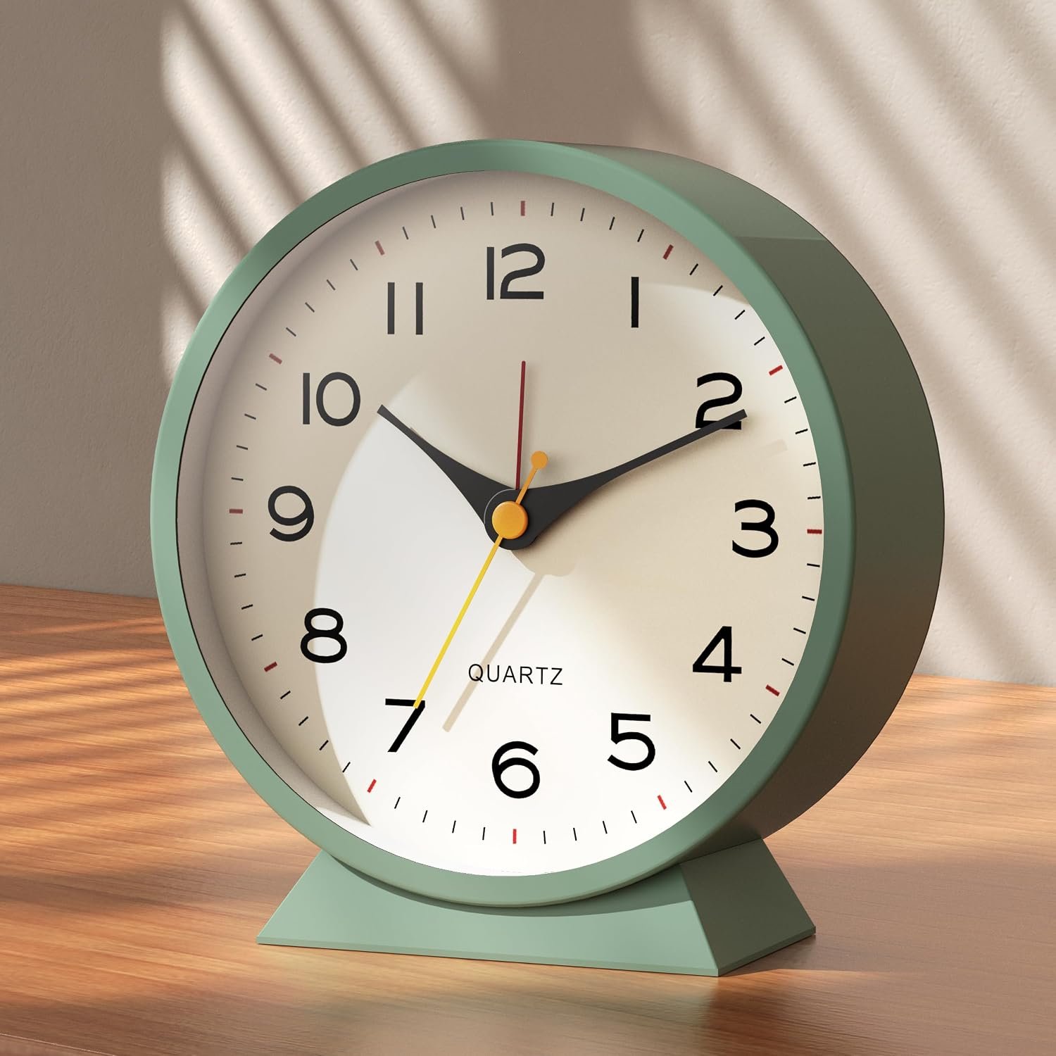 AYRELY® 4.5″ Analog Alarm Clock, Small Retro Desk Clock and Table Clock