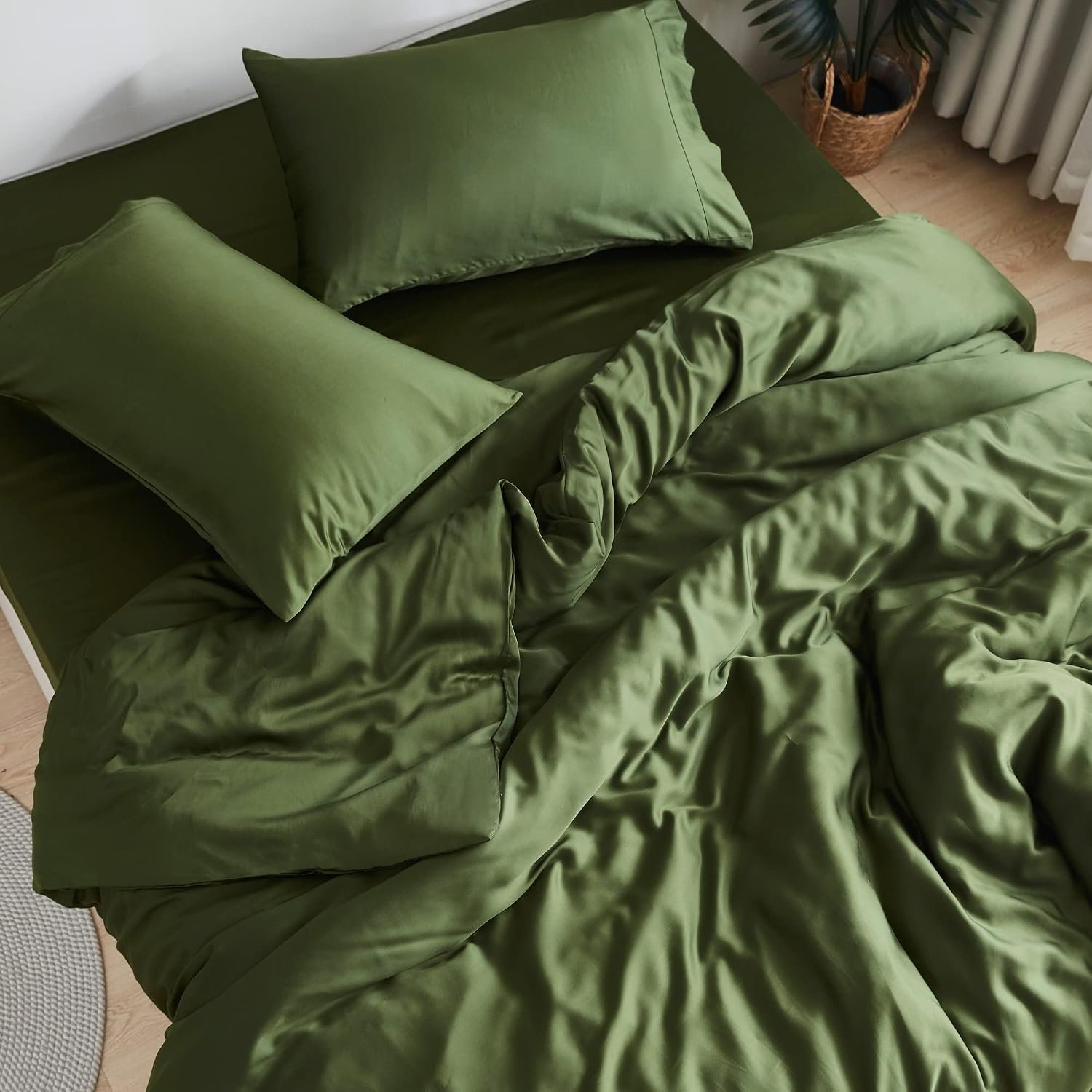DOZ Sheet Set, 100% Viscose derived from Bamboo, Organically Grown, Buttery Soft, Cooling Sheets, High GSM, Deep Pockets – 3 Piece – 2 Pillowcases 1 Fitted Sheet (Forest, Queen)