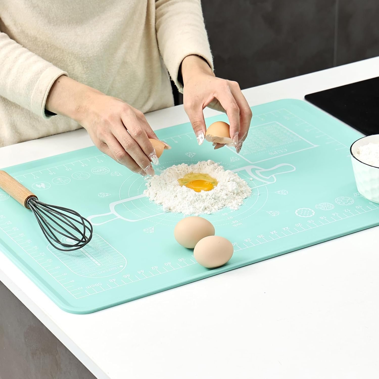 Silicone Baking Mat 20″L x 28″W, Extra Thick Dough Rolling Pad with Measurements and Edge Heightening, Non-stick Food Grade Silicone Pastry Mat for Pastry, Bread, Cookies