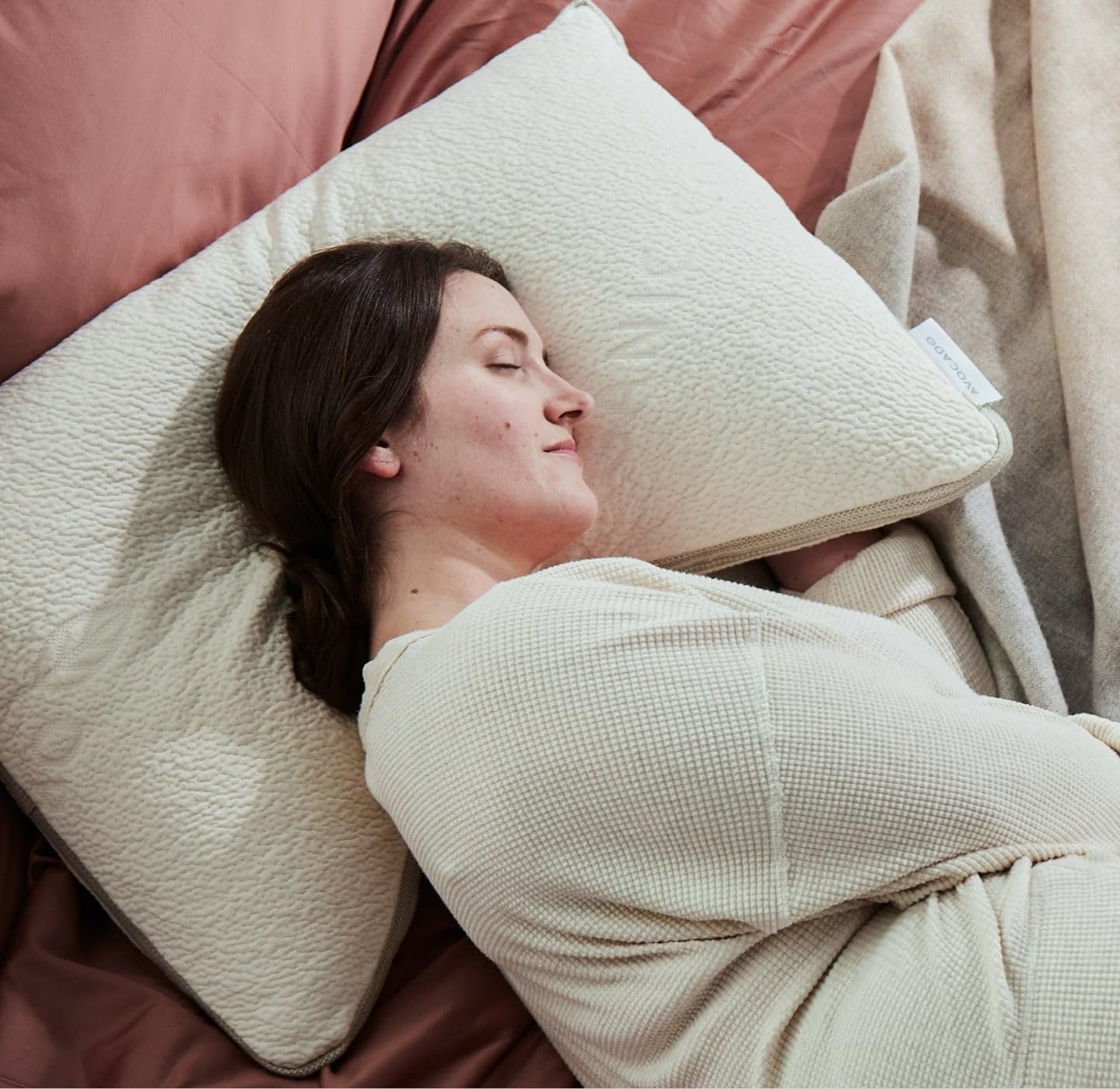 Avocado Organic Side-Sleeper Pillow — GOTS and GOLS-Certified, GREENGUARD Gold, Adjustable Loft, Dunlop Latex & Kapok Fill, Ergonomic Shape, Medium Firm for Back and Side Sleepers, Standard