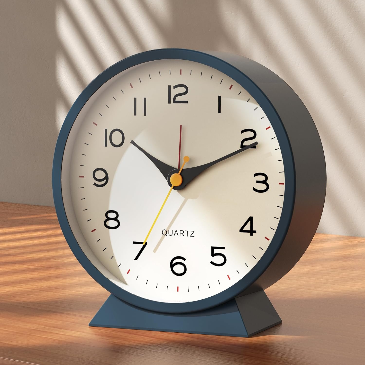 AYRELY® 4.5″ Analog Alarm Clock, Small Retro Desk Clock and Table Clock